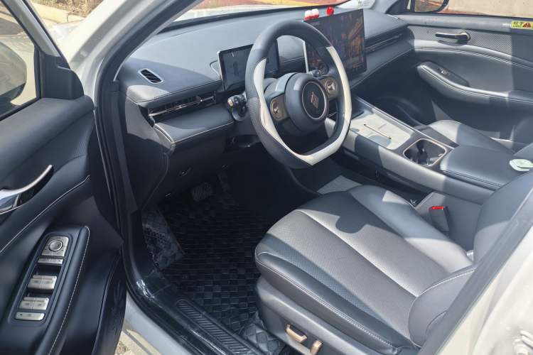 Used Baojun Yunhai 2024 140km Plug-in Hybrid Version
