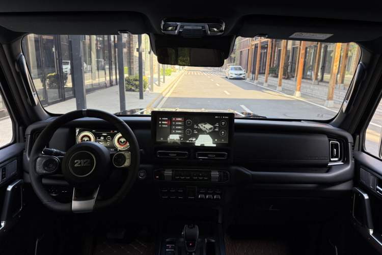 Used 212 T01 2024 2.0T Mechanic