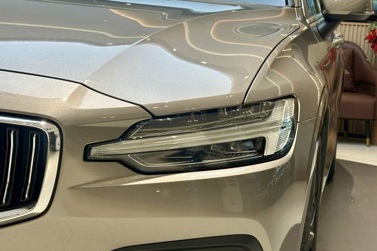 Used Volvo S60 2022 B4 Zhiyi Luxury Edition