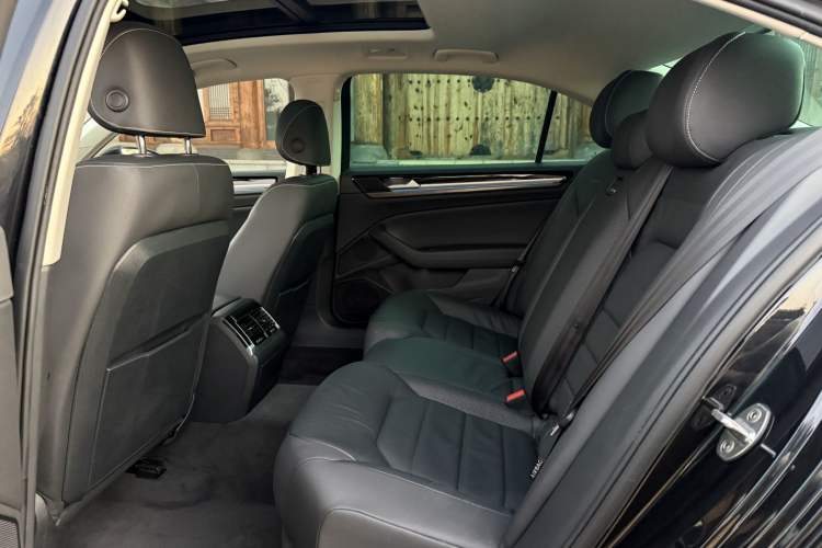 Used Volkswagen Phideon 2019 380TSI Two-Wheel Drive Business Edition China VI Standard