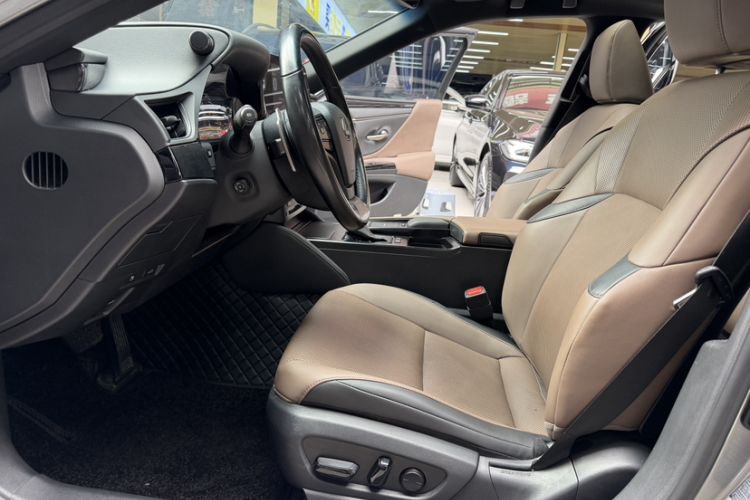 Used Lexus ES 2021 200 Excellence Edition
