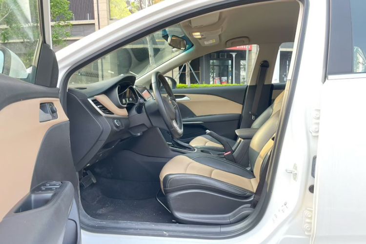 Used Chevrolet Monza 2020 320 Automatic Enjoyment Edition Interior 2