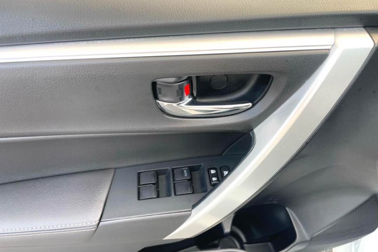 Used Toyota Levin Hybrid E+ 2019 1.8L PH V E-CVT Luxury Edition Interior 2