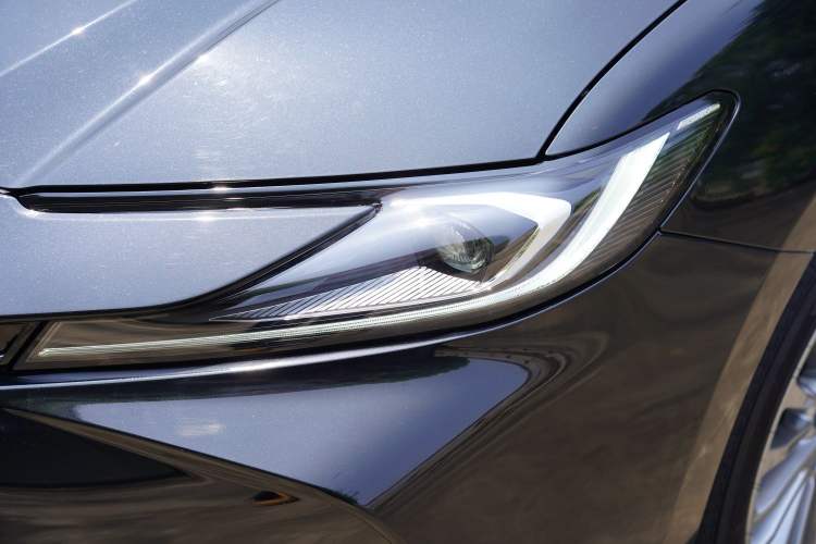 Used Toyota Camry 2026 Model Dual-Engine 2.0HGVP Luxury Edition Exterior 8