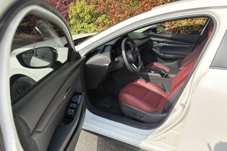 Used Mazda 3 Axela 2023 2.0L Automatic ZhiZhen Edition Interior 2