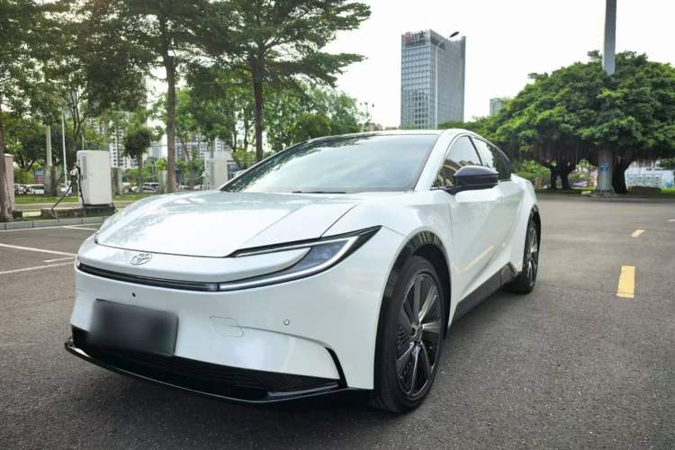 Used Toyota bZ5 2025 Model 550 PRO