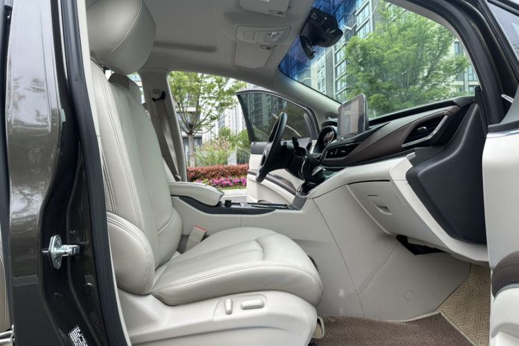 Used Buick GL8 2022 Land Cruiser Executive Class 652T Comfort Model
