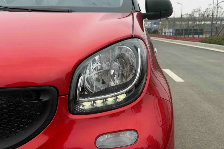 Used smart forfour 2016 1.0L 52 kW Dynamic Edition
