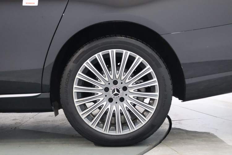 Used Mercedes-Benz E-Class 2023 Updated E 300 L Fashion Edition
