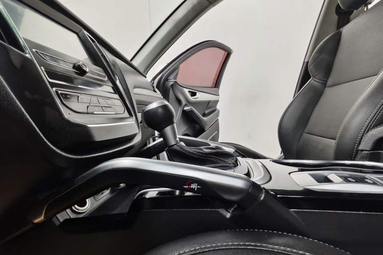 Used Zotye SR7 2016 1.5T CVT Magic Cube Door Edition China V Standard