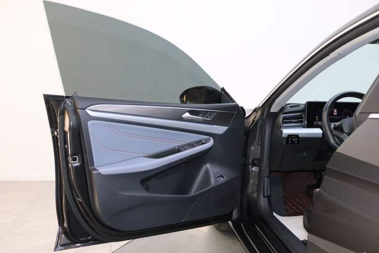 Used Volkswagen Lamando 2023 Lavida L 280TSI DSG Cool & Spicy Edition
