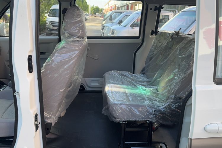 Used Jinbei Hiace X30 2022 1.5L Business-Class Central Air-Conditioned Coach China VI Standard SWC15M
