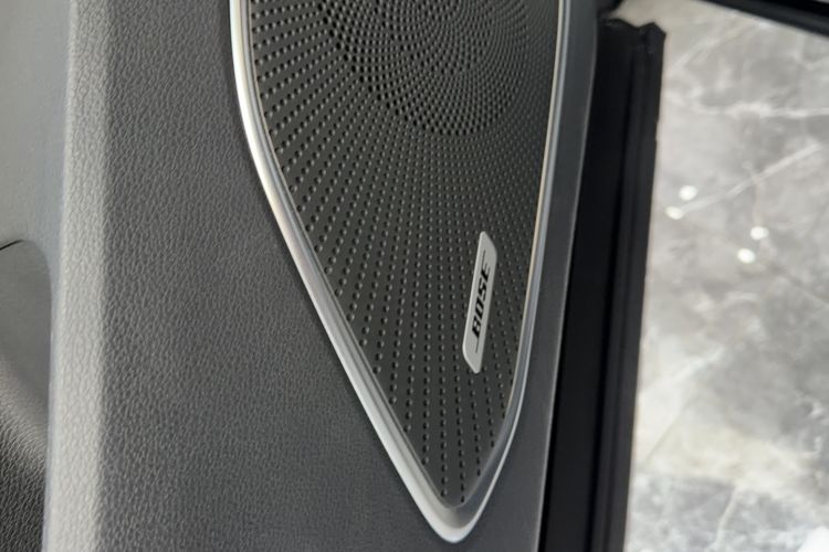 Used Hongqi HS5 2025 2.0T Two-Wheel Drive Flagship Pro Edition
