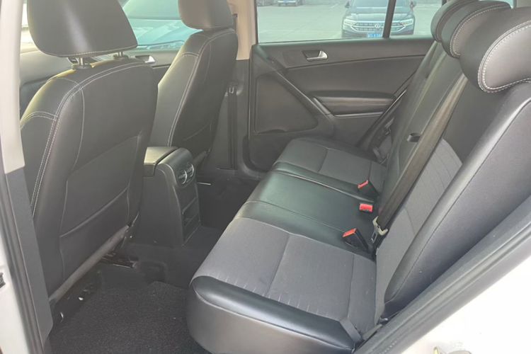 Used Volkswagen Tiguan 2017 300TSI Automatic Two-Wheel Drive Silk Road Luxury Edition Interior 2