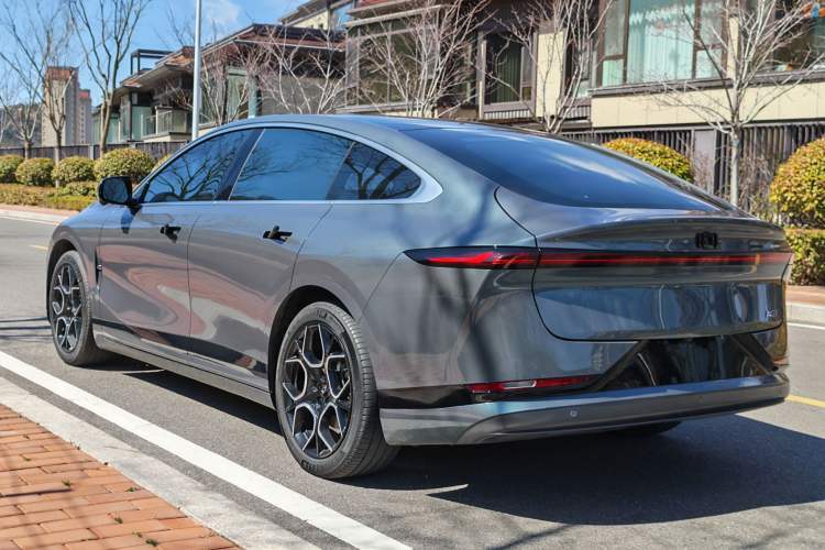 Used CHANGAN NEVO A07 2024 All-Electric "True Fragrance" Edition 710 Flagship Model Exterior 5