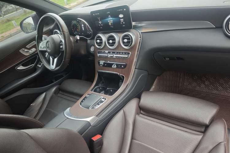 Used Mercedes-Benz GLC 2020 Facelift GLC 300 L 4MATIC Dynamic Edition