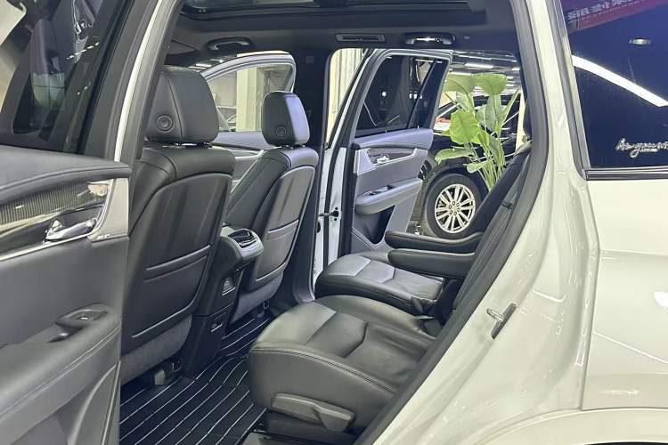 Used Cadillac XT6 2022 2.0T Six-Seater Four-Wheel-Drive Prestige Version
