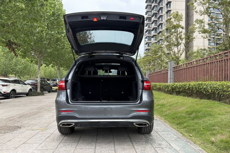 Used Mercedes-Benz GLC 2017 GLC 260 4MATIC Dynamic Edition Exterior 5