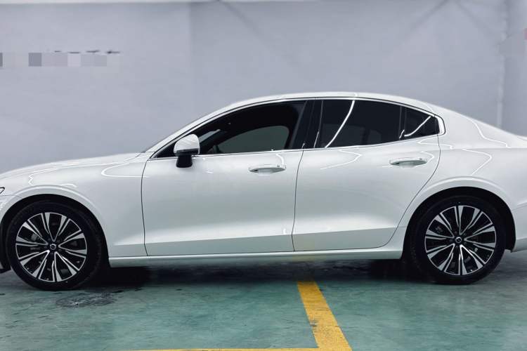 Used Volvo S60 2024 B4 Zhiyuan Luxury Edition