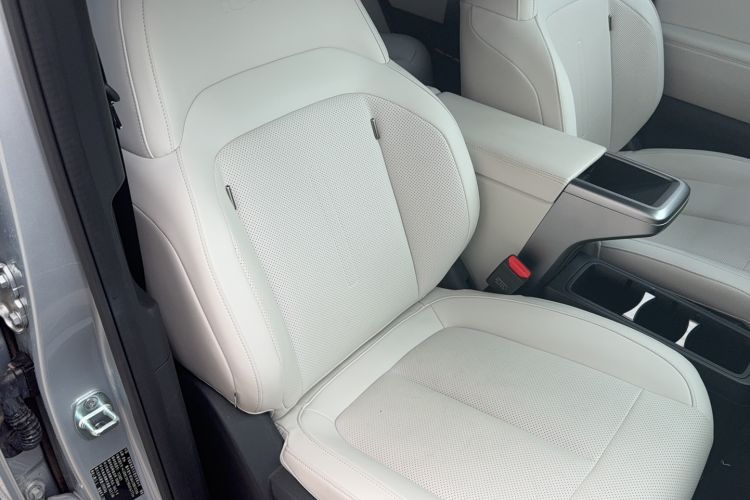 Used iCAR V23 2025 401 Two-Wheel Drive Intelligent Driving Version
