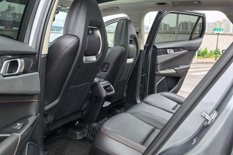 Used Lynk & Co 01 2019 2.0T Two-Wheel Drive Zhaopu Version China VI Standard Interior 3