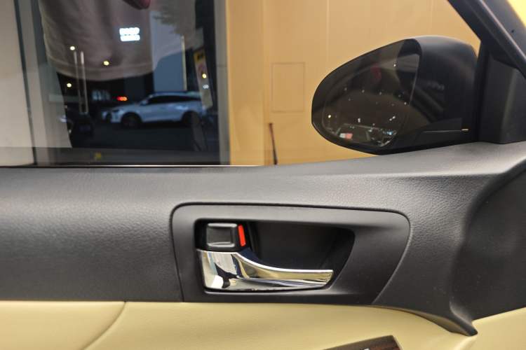 Used Toyota Camry 2015 Dual-Engine 2.5 HG Luxury Navigation Edition Interior 1