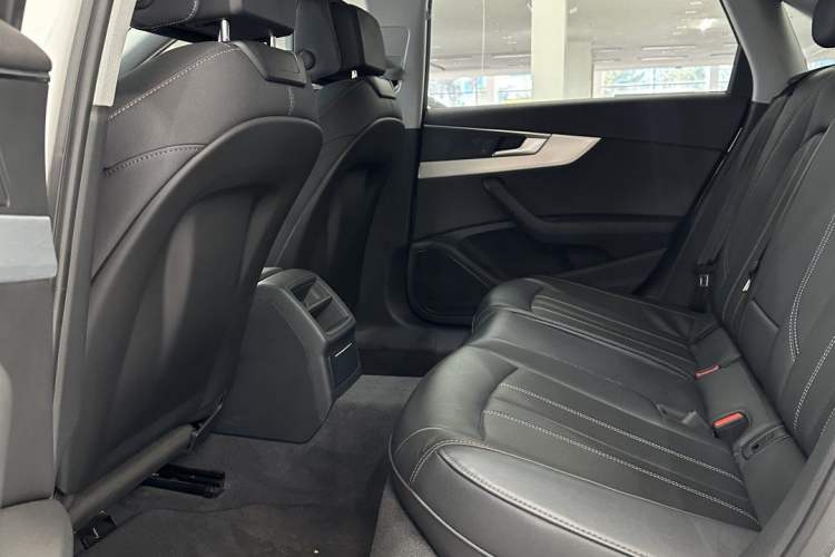 Used Audi A4L 2022 40 TFSI Fashion Dynamic Model
