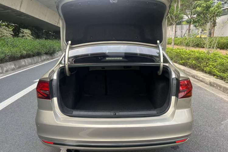 Used Volkswagen Bora 2016 230TSI DSG Luxury Version