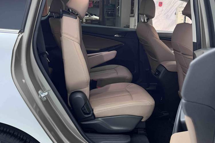 Used Buick GL6 2021 323T Mild Hybrid Connect Luxury Model
