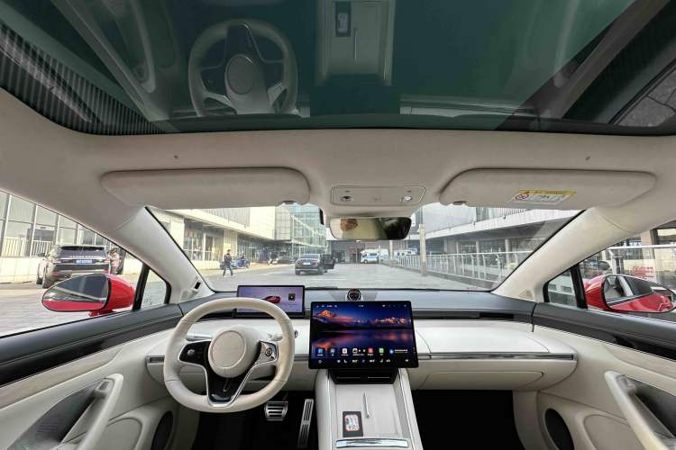 Used Hima Luxeed S7 2025 785 km Ultra