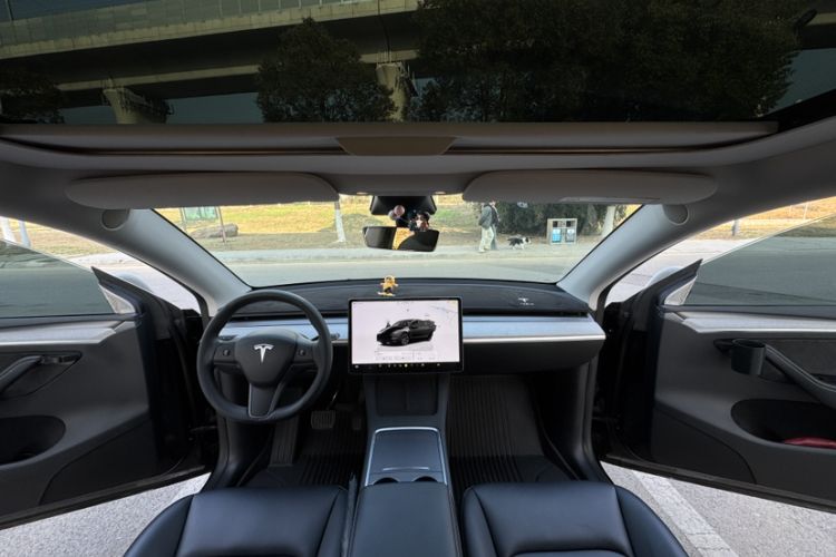 Used Tesla Model Y 2023 Rear-Wheel-Drive Version