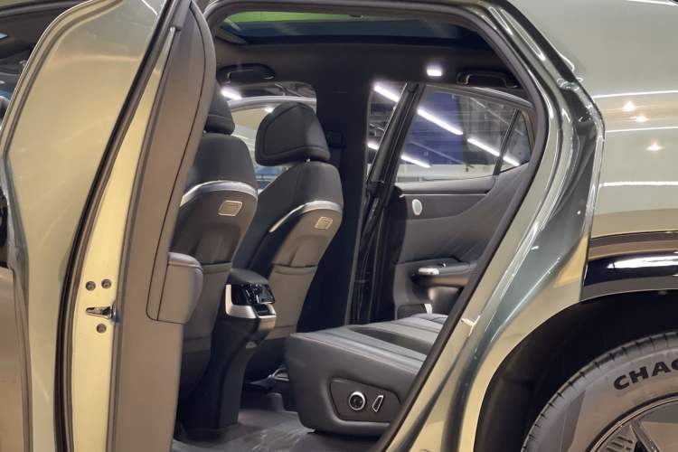 Used CHANGAN NEVO E07 2025 Extended-Range Two-Wheel Drive 39 kWh Max Intelligent Driving Version
