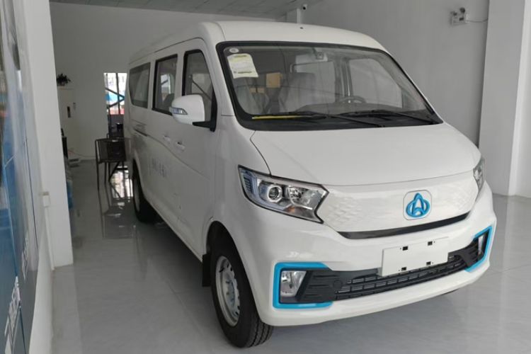 Used Kuayue Kuayue Xing V5 EV 2025 Model Smart-Enjoy Bus, 6 Seats, CATL
