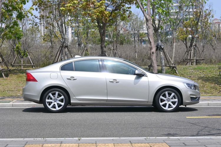 Used Volvo S60 2017 S60L T5 Intelligent Drive Edition Exterior 4