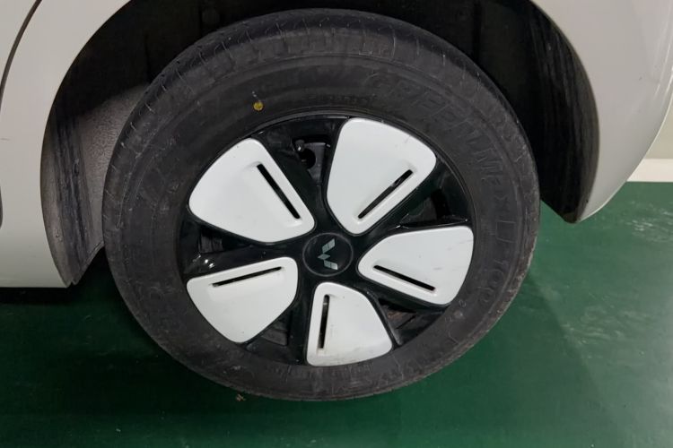 Used Wuling Hongguang MINIEV 2025 Four-Door Version Zhenxiang+ Edition Exterior 3