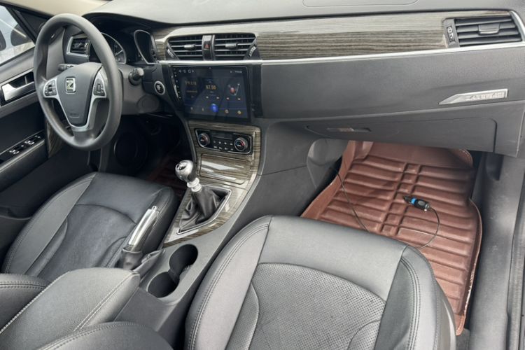 Used Zotye T600 2015 1.5T Manual Luxury Model Interior 2