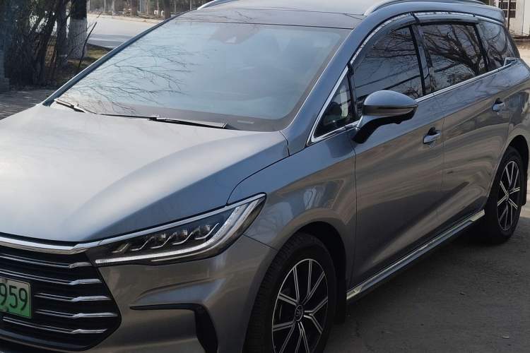 Used BYD Song MAX New Energy 2022 DM-i 105KM Flagship Model