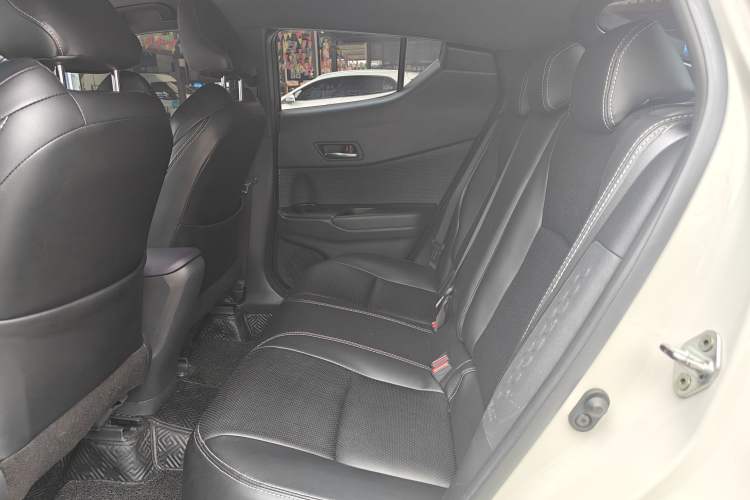 Used Toyota IZOA 2020 2.0L Enjoy Edition