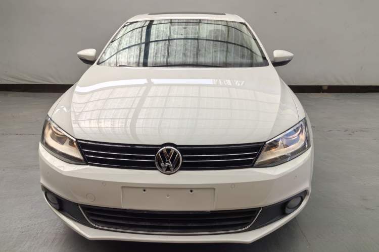 Used Volkswagen Sagitar 2014 Revised Version 1.4TSI Automatic Luxury Edition
