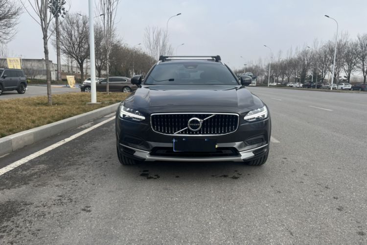 Used Volvo V90 2024 Cross Country B5 AWD Smart Range Edition
