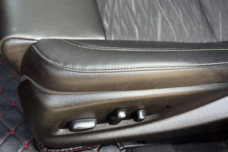 Used Cadillac ATS-L 2017 28T Tech Edition Interior 4