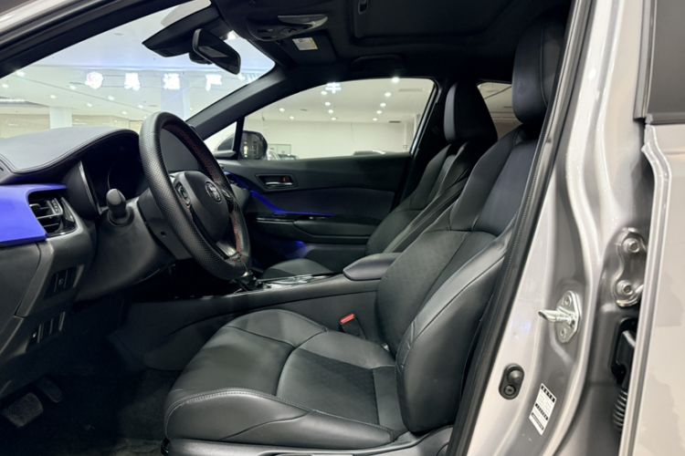 Used Toyota IZOA 2020 2.0L Enjoy Edition Interior 3