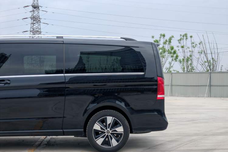 Used Mercedes-Benz V-Class 2016 V 260 L Prestige Extended Edition Exterior 8
