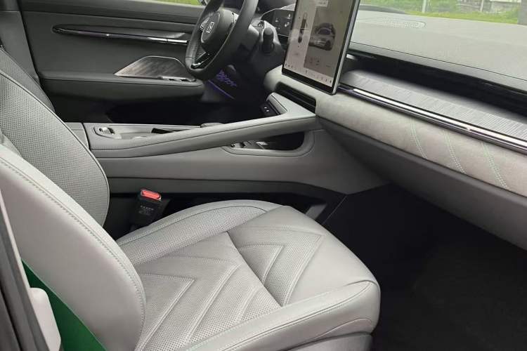 Used Zeekr 001 2023 ME Edition 100 kWh Right Front Seat