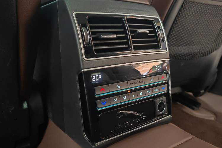 Used Jaguar XFL 2018 XFL 2.0T 250 PS Luxury Edition