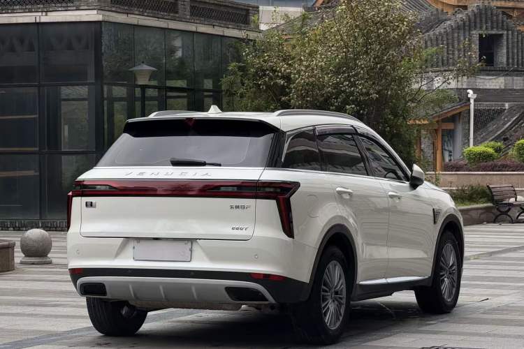 Used Venucia Star 2021 260T Automatic 48V Mild Hybrid Turbocharged Star Achieve Edition