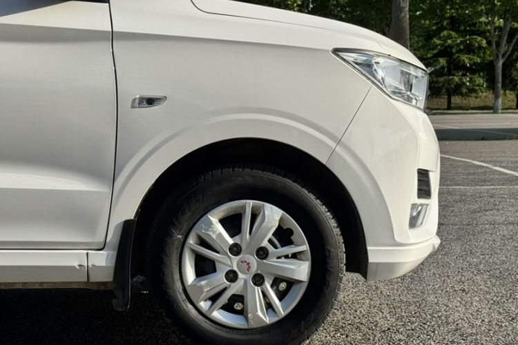 Used Wuling Hongguang 2021 1.5L Revised S Standard Version with Electric Power Steering LAR Exterior 5