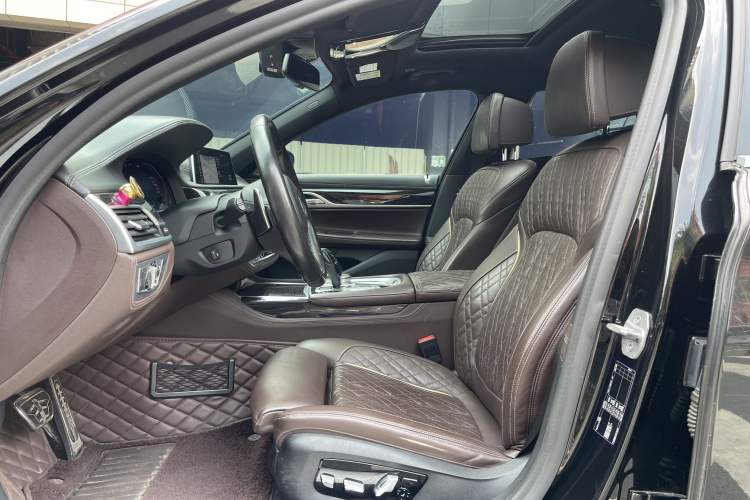 Used BMW 7 Series 2019 Updated 740Li Luxury Version M Sport Package Interior 4