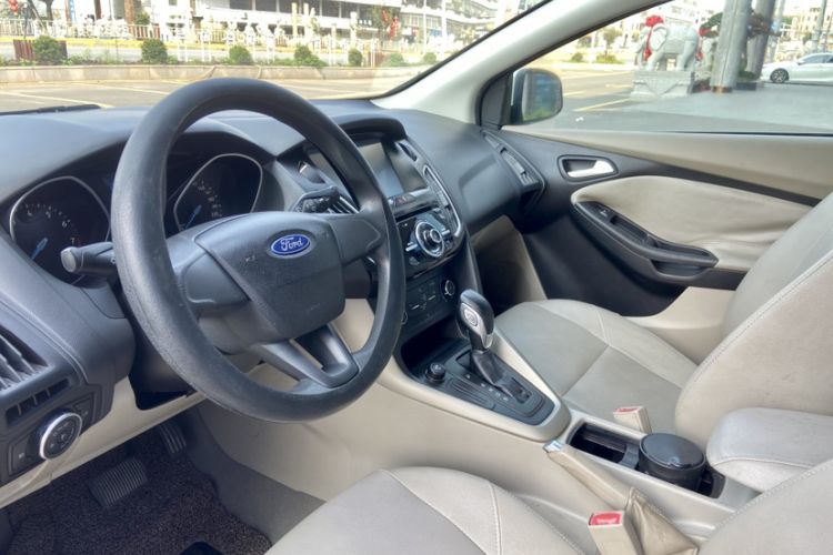 Used Ford Focus 2015 Sedan 1.6L Automatic Comfort Model Interior 4