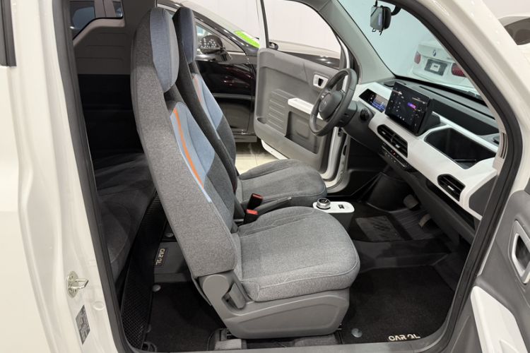 Used Geely Galaxy Panda 2023 Panda Mini 200km Endurance Bear Right Front Seat